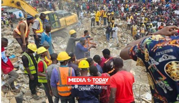 10 rescued as 3-storey building collapses in Alakija, Lagos