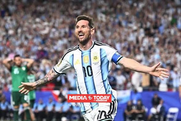 Messi Brace Sends Argentina Into World Cup Knockout Stage