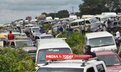 Massive Gridlock as Truck Drivers Block Lagos-Ore-Benin Expressway Over Alleged Police Extortion