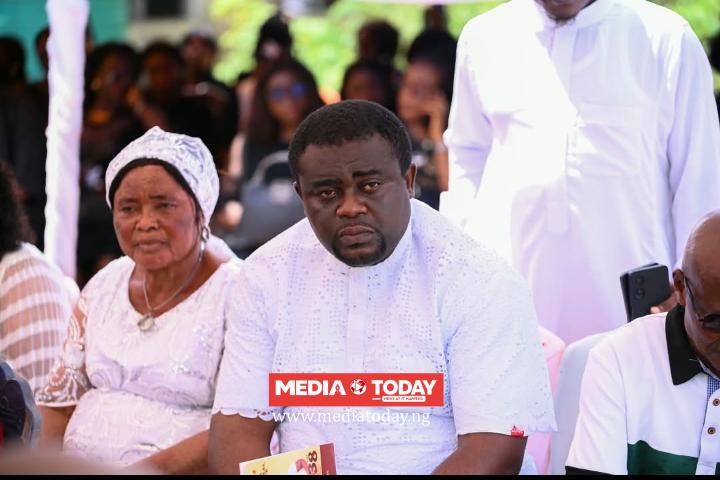 Otti Consoles BCA Correspondent, Ahuchogu At Wife’s Burial